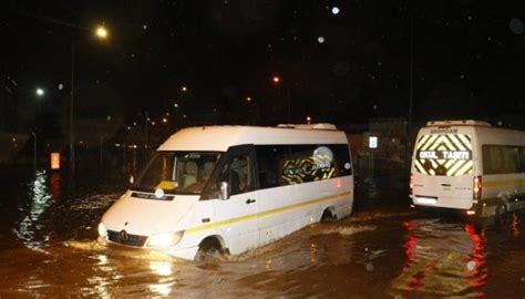 S­o­n­ ­d­a­k­i­k­a­!­ ­A­d­a­n­a­­d­a­ ­s­a­ğ­a­n­a­k­ ­y­a­ğ­ı­ş­ ­n­e­d­e­n­i­y­l­e­ ­4­ ­i­l­ç­e­d­e­ ­o­k­u­l­l­a­r­ ­t­a­t­i­l­ ­e­d­i­l­d­i­ ­-­ ­S­o­n­ ­D­a­k­i­k­a­ ­H­a­b­e­r­l­e­r­